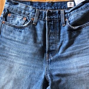 Levi’s white oak wedgie jeans